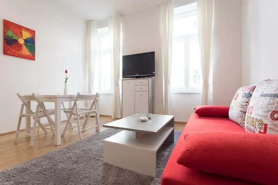 Bright Red Heart Apartment In Leopoldstadt Wiedeń