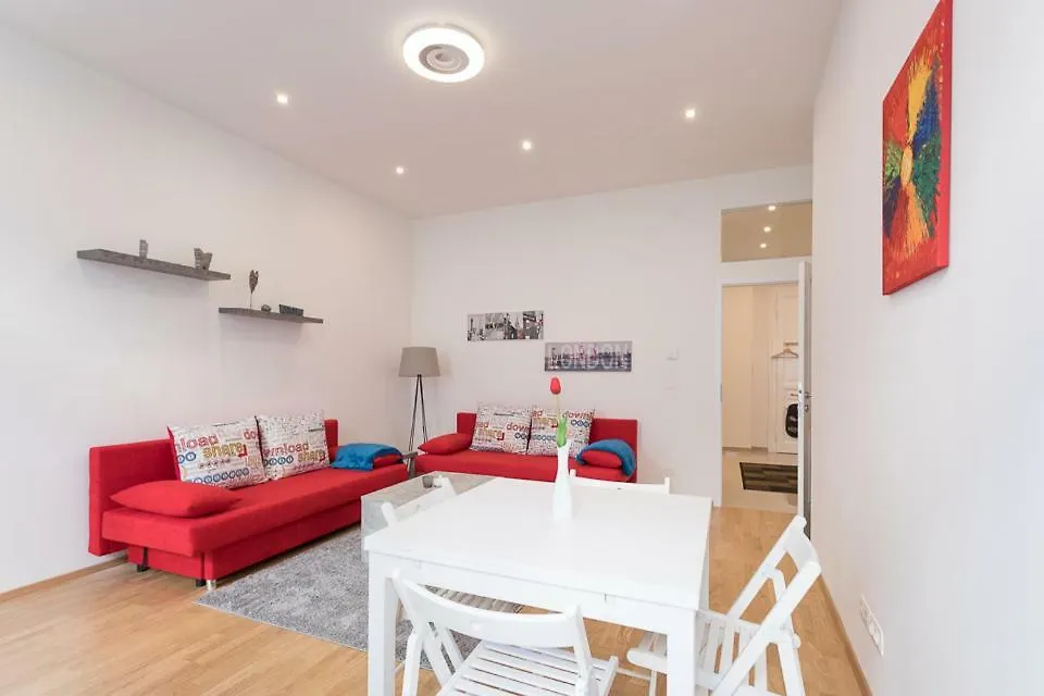 Bright Red Heart Apartment In Leopoldstadt Wiedeń